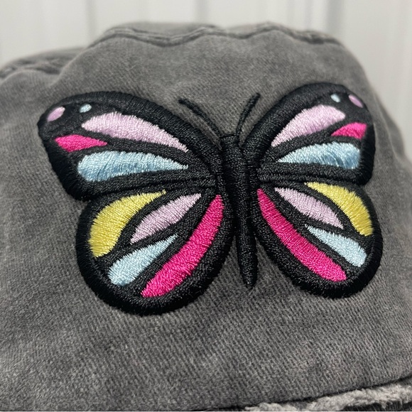 David and Young embroidered butterfly bucket hat with & vintage rhinestone pin - Picture 8 of 15